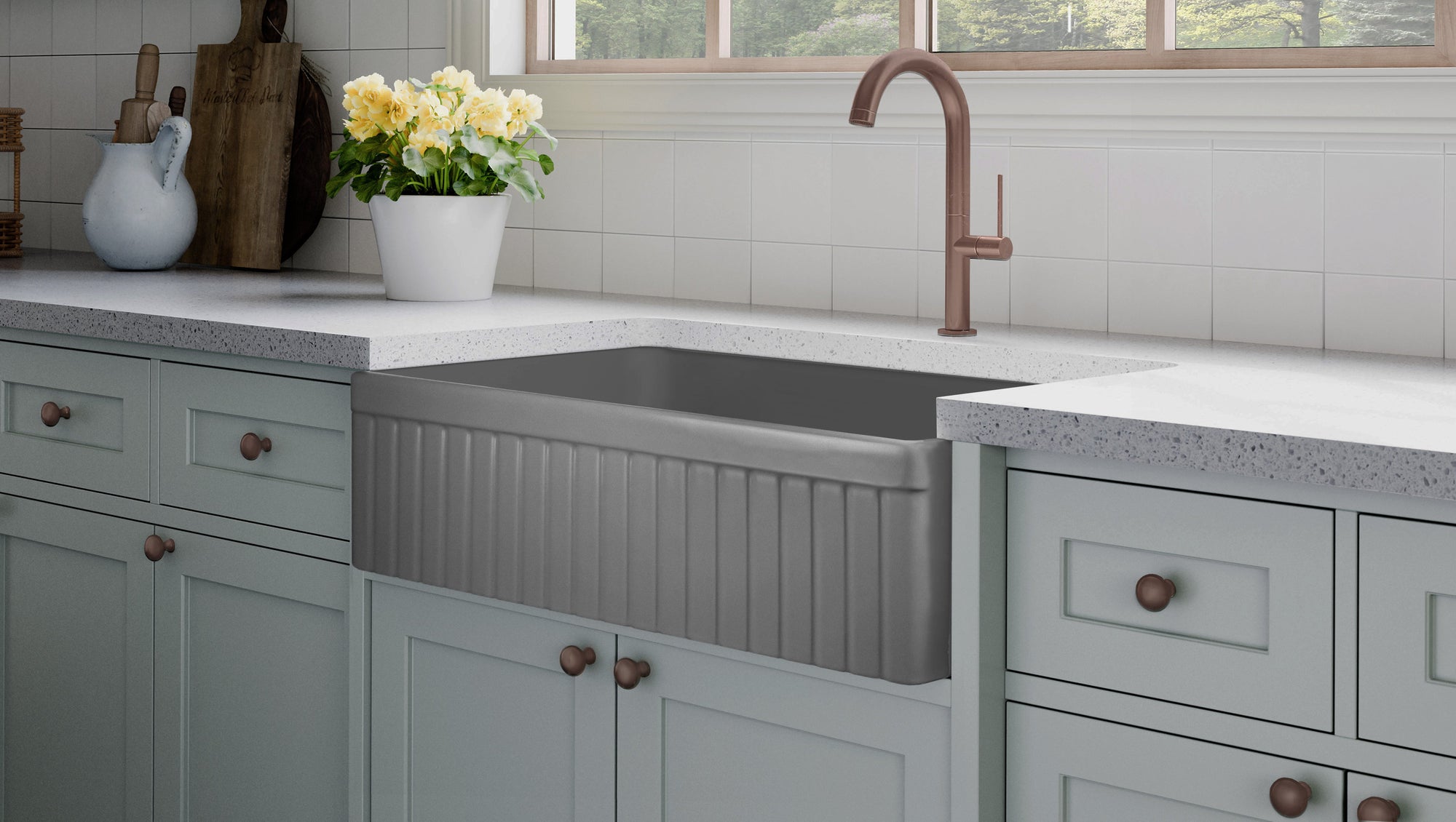 FSW1047AC LUX 33-INCH SOLID FIRECLAY FARMHOUSE SINK, MATTE GRAY, ANTIQUE COPPER ACCS, FLUTED FRONT